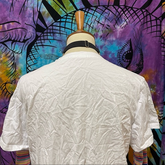 🌈 Stylish colorful graphic shirt - Picture 5 of 11